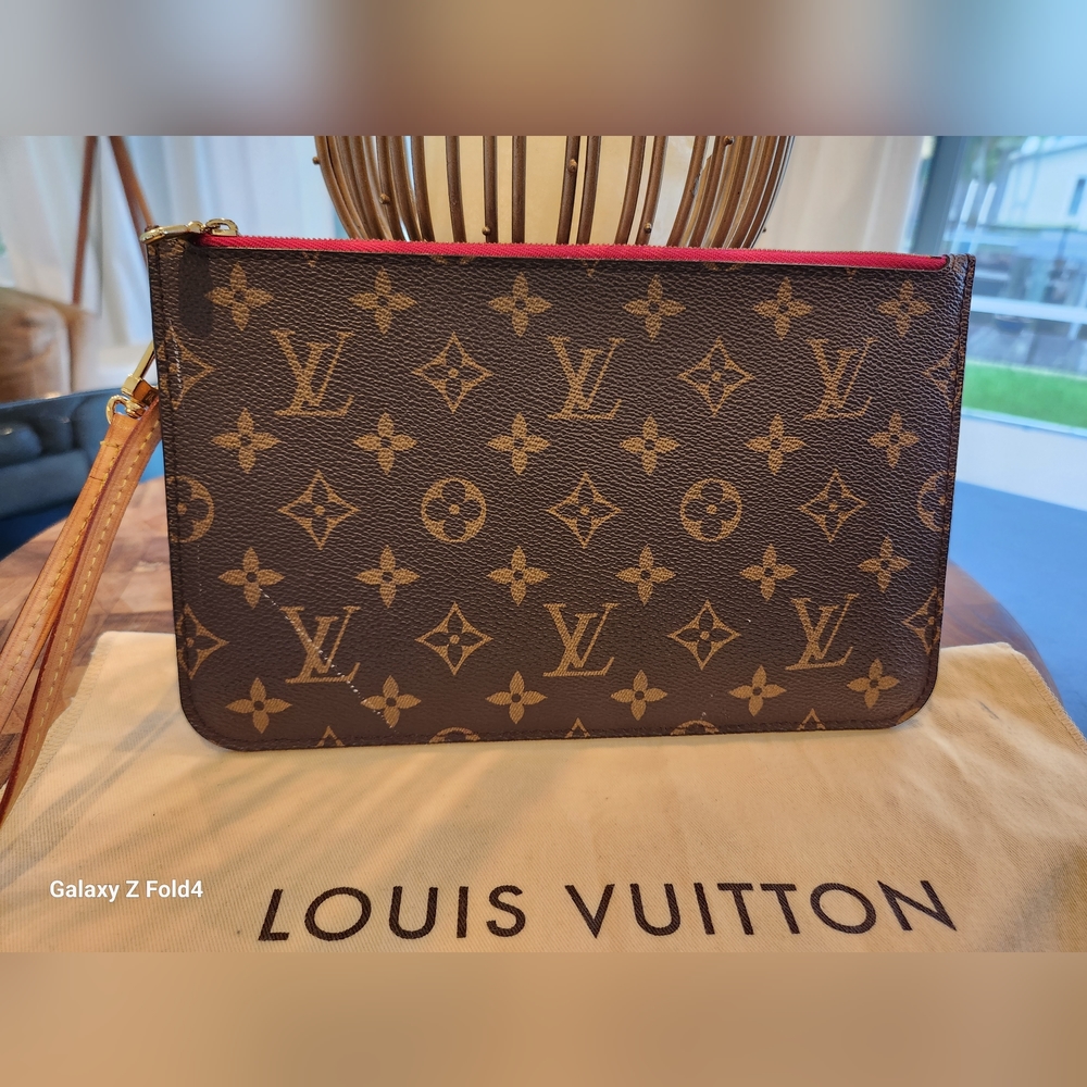 Louis vuitton wristlet